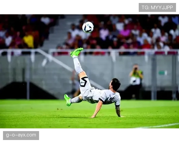 梅西携手巴黎圣日耳曼迎战传统豪门,法甲赛季期待精彩对决 梅西携手巴黎圣日耳曼迎战传统豪门,法甲赛季期待精彩对决